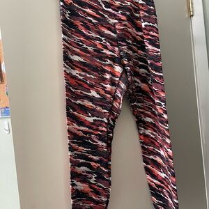 Lululemon Women’s Tiger Tide Smoky Leggings - gently used
